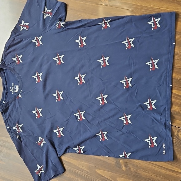 NIKE TSHIRT - Picture 1 of 10